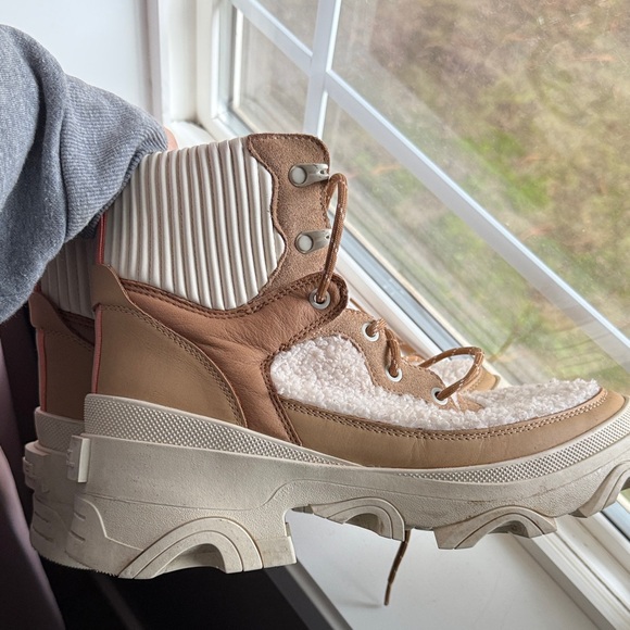 Sorel Brex faux shearling Tan and Cream Boots - Picture 5 of 8